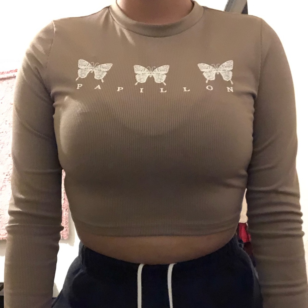 Tan long sleeve crop top